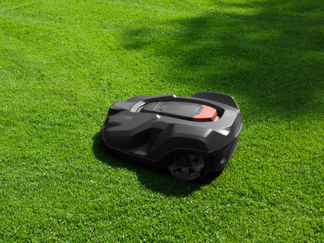 Cel mai bun robot de tuns iarba pentru curți mici și mari, top modele bune 2026